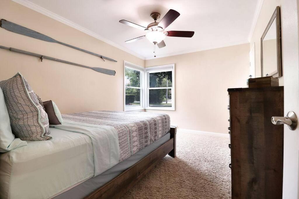 Chain O Lakes Nautical 4Bed 3Bath Waterfront With Bonus Room, Large Deck And Hot Tub Fox Lake Exterior foto