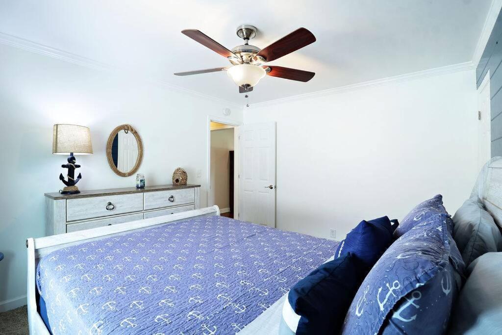 Chain O Lakes Nautical 4Bed 3Bath Waterfront With Bonus Room, Large Deck And Hot Tub Fox Lake Exterior foto